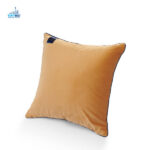 goi-trang-tri-sofa-vai-nhung-vang