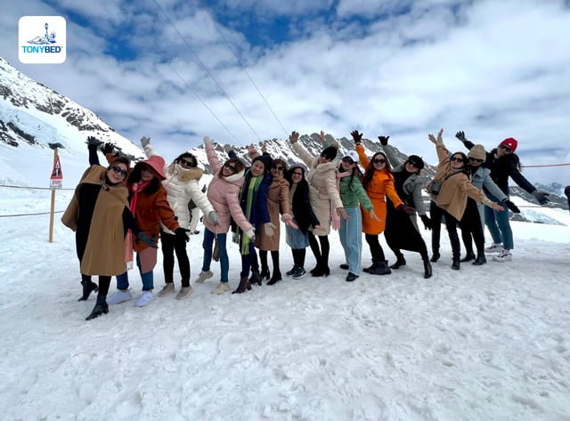 Gắn kết chung, yêu thương tận cùng 2 tonybed-to-chuc-chuyen-du-lich-chau-au-cho-dai-ly