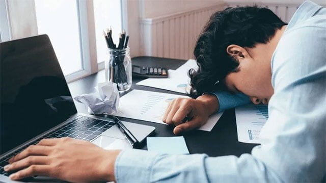 Thiếu ngủ khiến bạn luôn buồn ngủ vào ban ngày ảnh hưởng xấu đến công việc