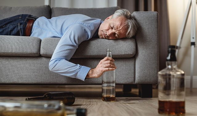 Lạm dụng rượu bia, chất kích thích