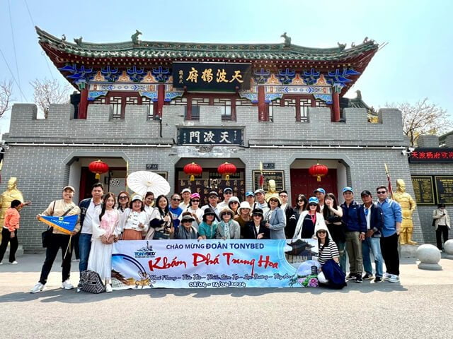Series du lịch Trung Quốc cùng Tonybed: Ngày 2 Thiên Ba Dương Phủ 1 doan-tonybed-tham-quan-thien-ba-duong-phu