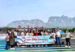 series-du-lich-cung-tonybed-ngay-3-hem-nui-van-dai