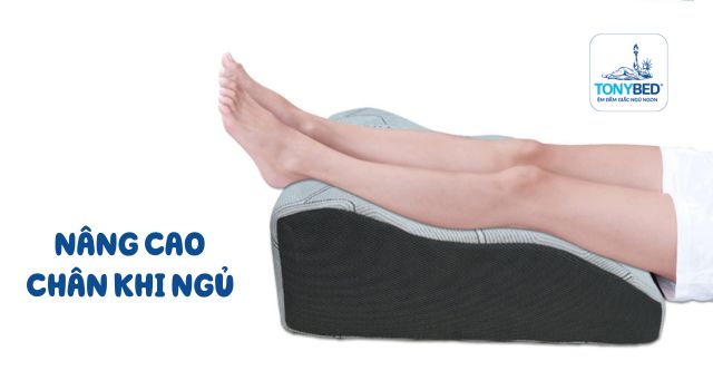 Kê cao chân khi ngủ giảm những triệu chứng gây ra bởi bệnh lý suy giãn tĩnh mạch