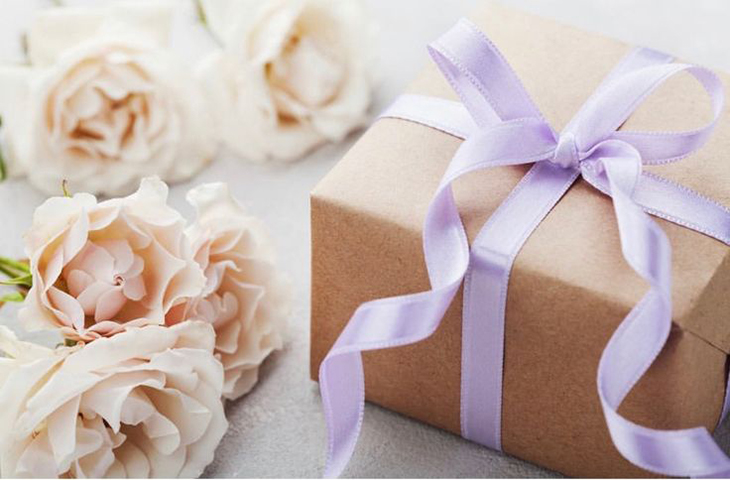 tang qua cho nhau nhan ngay quoc te gia dinh